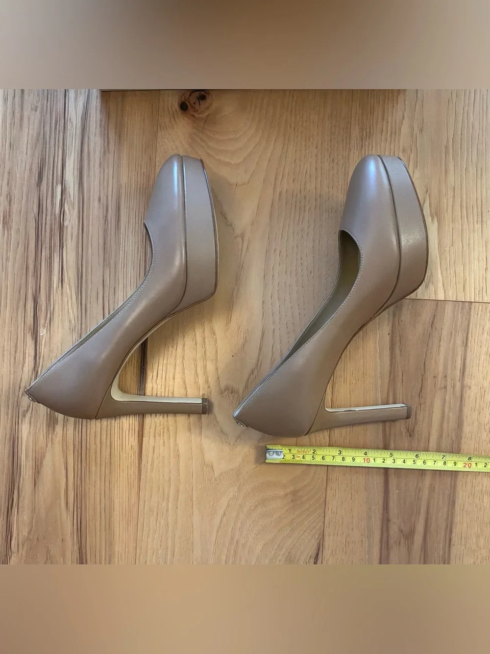 Michael Kors Nude Leather Platform Pumps, Size 9